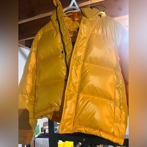 Tna super puff shortie size small